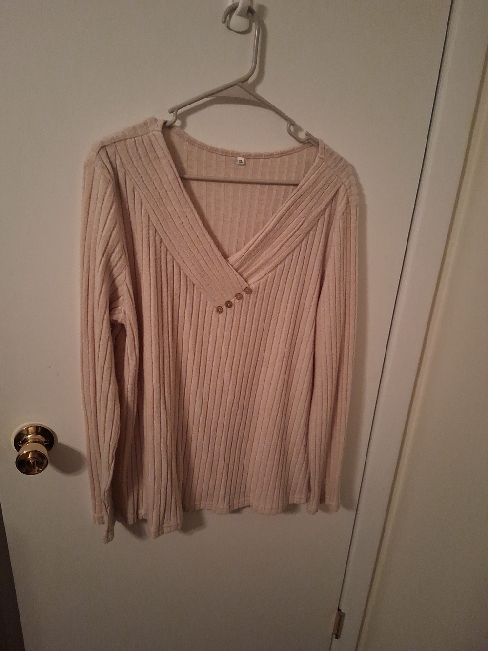 Amazon Essentials Cream Ribbed V-Neck Sweater with Button Accent